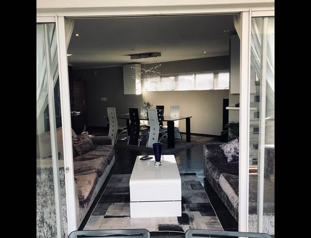 2 BEDROOM APARTMENT FOR SALE IN SANDTON CENTRAL